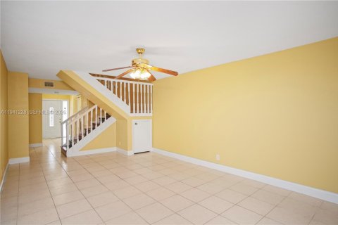 Touwnhouse à vendre à Sunrise, Floride: 4 chambres, 146.88 m2 № 1999239 - photo 8