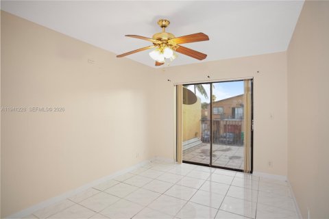 Touwnhouse à vendre à Sunrise, Floride: 4 chambres, 146.88 m2 № 1999239 - photo 18