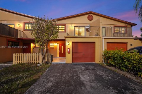 Touwnhouse à Sunrise, Floride 4 chambres, 146.88 m2 № 1999239