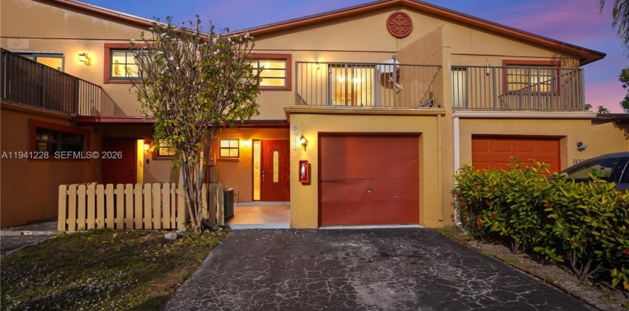 Touwnhouse à Sunrise, Floride 4 chambres, 146.88 m2 № 1999239