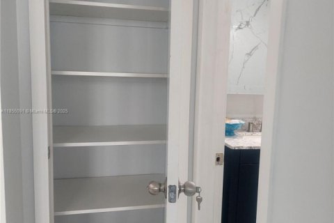 Copropriété à vendre à Miami Beach, Floride: 1 chambre, 95.32 m2 № 1877957 - photo 16