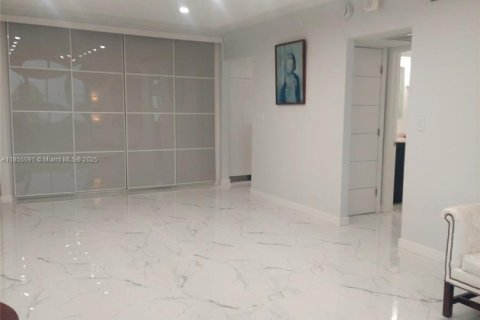 Copropriété à vendre à Miami Beach, Floride: 1 chambre, 95.32 m2 № 1877957 - photo 28