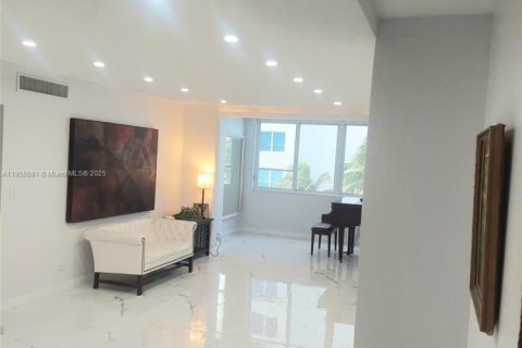 Copropriété à vendre à Miami Beach, Floride: 1 chambre, 95.32 m2 № 1877957 - photo 2
