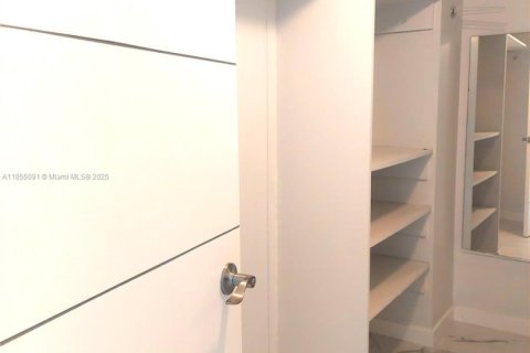 Copropriété à vendre à Miami Beach, Floride: 1 chambre, 95.32 m2 № 1877957 - photo 19