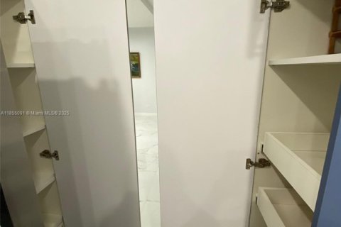 Copropriété à vendre à Miami Beach, Floride: 1 chambre, 95.32 m2 № 1877957 - photo 5