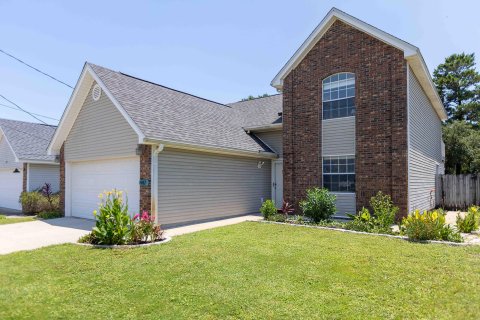 Casa en venta en Mary Esther, Florida, 3 dormitorios, 176.61 m2 № 590344 - foto 1