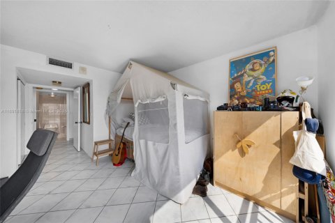 Condo in Sunny Isles Beach, Florida, 2 bedrooms  № 1812359 - photo 28