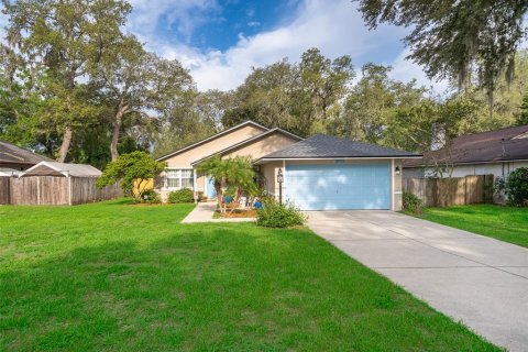 House in Lady Lake, Florida 3 bedrooms, 125.6 sq.m. № 1771680 - photo 2