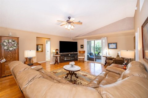 House in Lady Lake, Florida 3 bedrooms, 125.6 sq.m. № 1771680 - photo 16