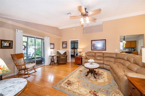 House in Lady Lake, Florida 3 bedrooms, 125.6 sq.m. № 1771680 - photo 18