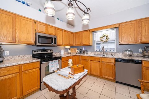 House in Lady Lake, Florida 3 bedrooms, 125.6 sq.m. № 1771680 - photo 11