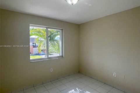 Casa en alquiler en Miami, Florida, 4 dormitorios, 151.8 m2 № 2026048 - foto 27