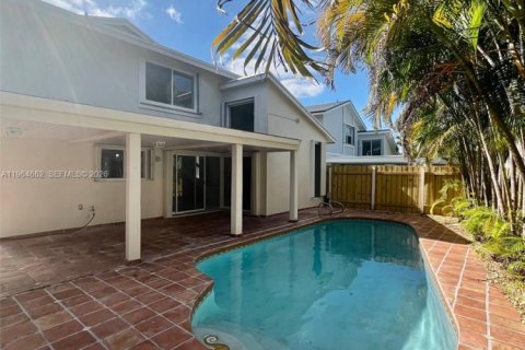 Casa en alquiler en Miami, Florida, 4 dormitorios, 151.8 m2 № 2026048 - foto 17