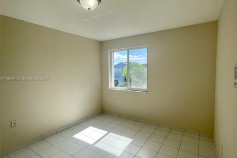 Casa en alquiler en Miami, Florida, 4 dormitorios, 151.8 m2 № 2026048 - foto 26