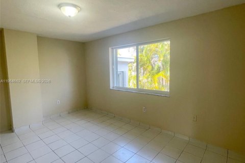 Casa en alquiler en Miami, Florida, 4 dormitorios, 151.8 m2 № 2026048 - foto 23