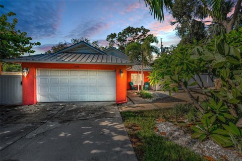 House in Palm Harbor, Florida 3 bedrooms, 128.76 sq.m. № 1883732 - photo 6