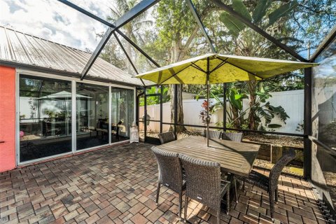 House in Palm Harbor, Florida 3 bedrooms, 128.76 sq.m. № 1883732 - photo 28