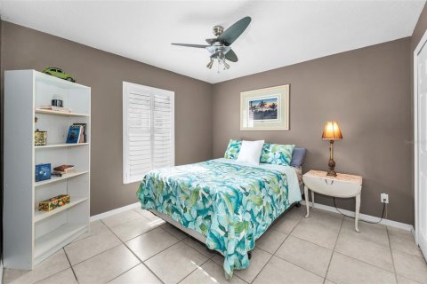 House in Palm Harbor, Florida 3 bedrooms, 128.76 sq.m. № 1883732 - photo 25