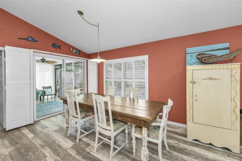 House in Palm Harbor, Florida 3 bedrooms, 128.76 sq.m. № 1883732 - photo 13