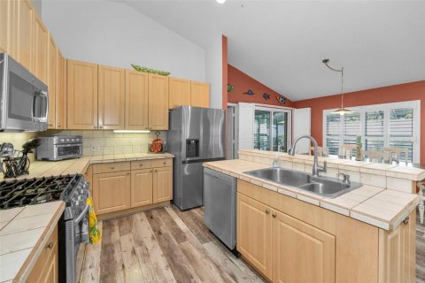 House in Palm Harbor, Florida 3 bedrooms, 128.76 sq.m. № 1883732 - photo 15