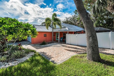 House in Palm Harbor, Florida 3 bedrooms, 128.76 sq.m. № 1883732 - photo 1