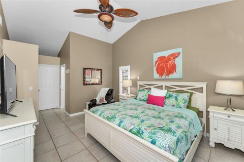 House in Palm Harbor, Florida 3 bedrooms, 128.76 sq.m. № 1883732 - photo 19