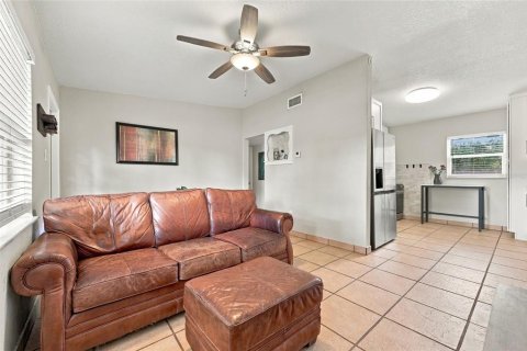 Villa ou maison à vendre à Orlando, Floride: 2 chambres, 64.1 m2 № 2432793 - photo 7