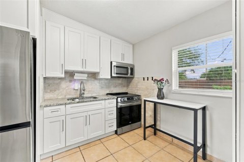 Villa ou maison à vendre à Orlando, Floride: 2 chambres, 64.1 m2 № 2432793 - photo 10