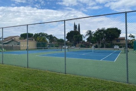 Villa ou maison à louer à Miami, Floride: 3 chambres, 129.69 m2 № 1965682 - photo 25