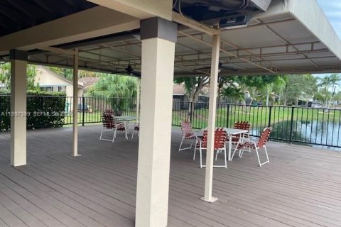 Villa ou maison à louer à Miami, Floride: 3 chambres, 129.69 m2 № 1965682 - photo 23