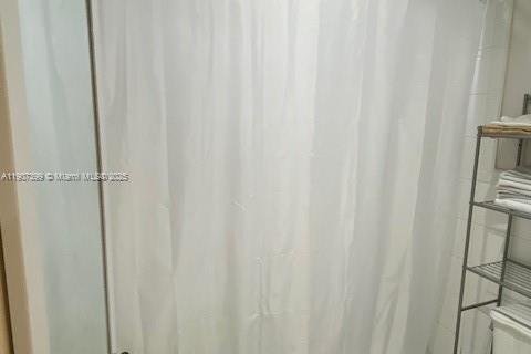 Villa ou maison à louer à Miami, Floride: 3 chambres, 129.69 m2 № 1965682 - photo 10