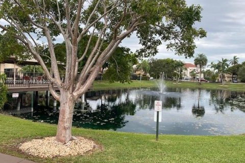 Villa ou maison à louer à Miami, Floride: 3 chambres, 129.69 m2 № 1965682 - photo 21