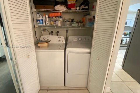 Villa ou maison à louer à Miami, Floride: 3 chambres, 129.69 m2 № 1965682 - photo 7