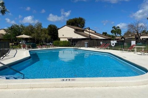 Villa ou maison à louer à Miami, Floride: 3 chambres, 129.69 m2 № 1965682 - photo 20