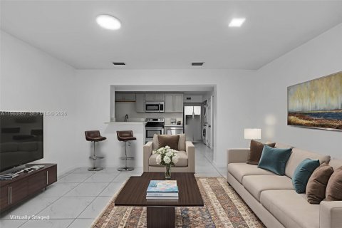 House in Hollywood, Florida 4 bedrooms, 133.13 sq.m. № 2030475 - photo 4