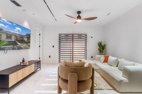 Купить виллу или дом в Санрайз, Флорида 3 спальни, 103.86м2, № 1998526 - фото 7