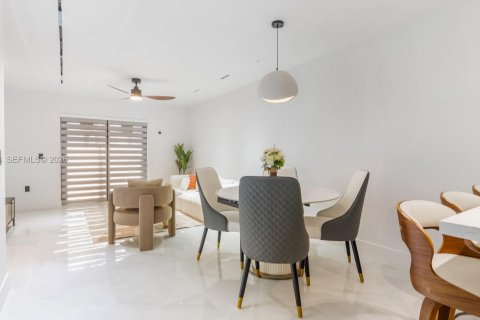 Купить виллу или дом в Санрайз, Флорида 3 спальни, 103.86м2, № 1998526 - фото 6