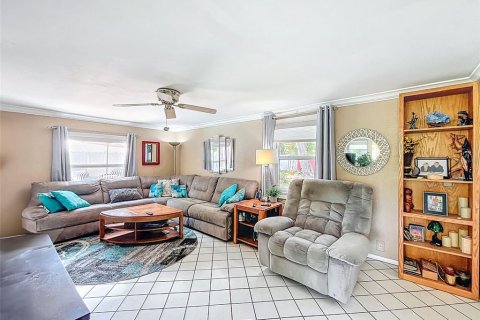 House in Tampa, Florida 4 bedrooms, 186.92 sq.m. № 1785540 - photo 7