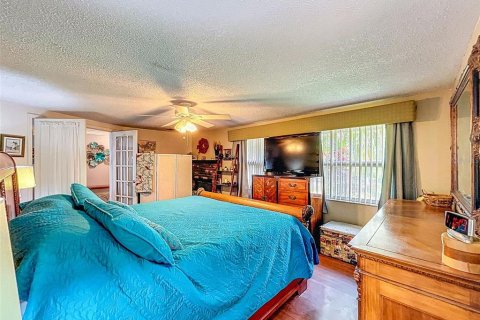 House in Tampa, Florida 4 bedrooms, 186.92 sq.m. № 1785540 - photo 30