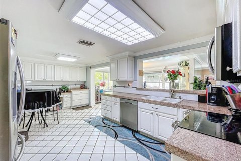 House in Tampa, Florida 4 bedrooms, 186.92 sq.m. № 1785540 - photo 20