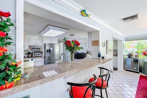 House in Tampa, Florida 4 bedrooms, 186.92 sq.m. № 1785540 - photo 4
