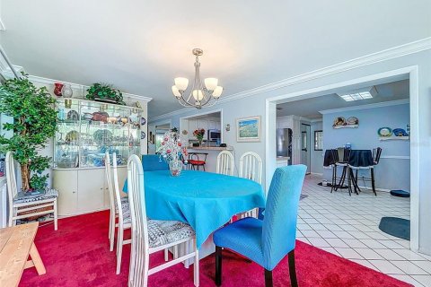 House in Tampa, Florida 4 bedrooms, 186.92 sq.m. № 1785540 - photo 22