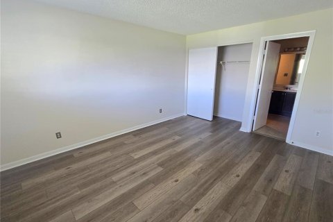 Condo in Bradenton, Florida, 2 bedrooms  № 2238695 - photo 9