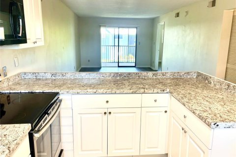 Condo in Bradenton, Florida, 2 bedrooms  № 2238695 - photo 7