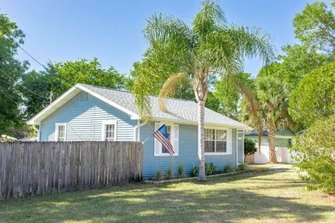 House in Tampa, Florida 2 bedrooms, 75.81 sq.m. № 2096377 - photo 2