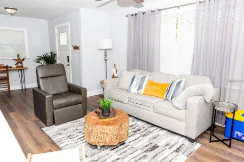House in Tampa, Florida 2 bedrooms, 75.81 sq.m. № 2096377 - photo 16
