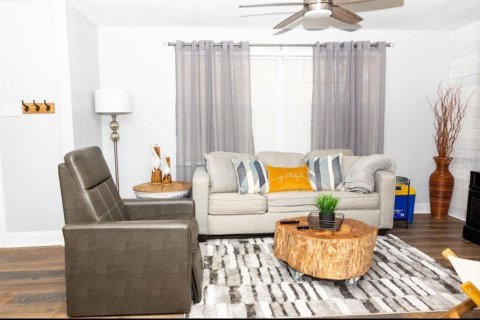 House in Tampa, Florida 2 bedrooms, 75.81 sq.m. № 2096377 - photo 17