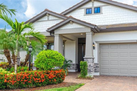 House in Bradenton, Florida 2 bedrooms, 189.71 sq.m. № 1873875 - photo 17