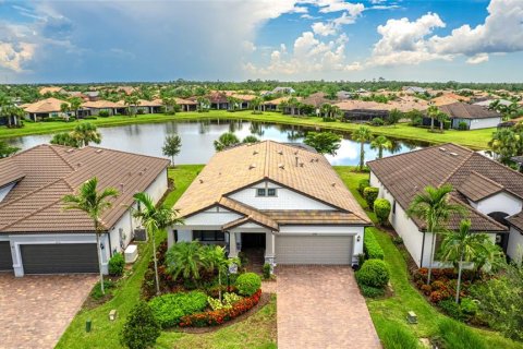 House in Bradenton, Florida 2 bedrooms, 189.71 sq.m. № 1873875 - photo 6