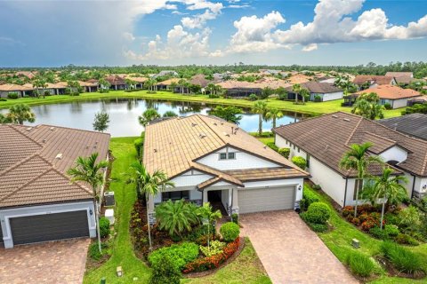 House in Bradenton, Florida 2 bedrooms, 189.71 sq.m. № 1873875 - photo 7